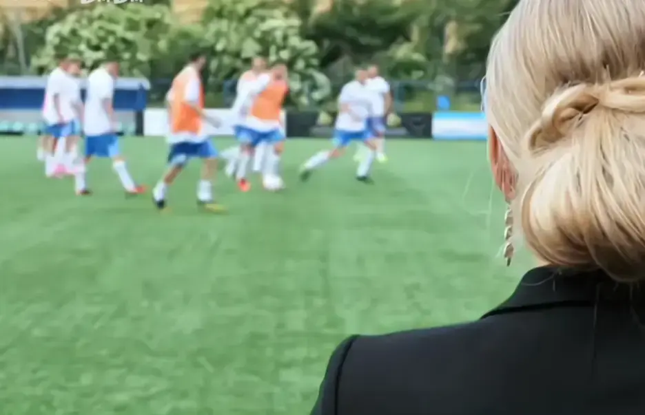 法国电影《Footballers'Moms》足球队的女老板们免费在线观看完整版高清资源