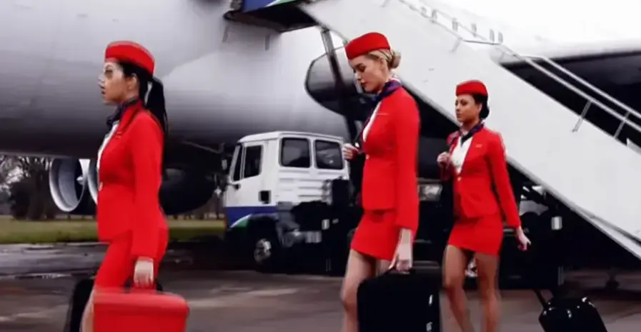 《法国空姐2018》完整版免费在线观看-多塞尔航空法版满天星电影资源-机舱是封闭的但故事精彩-720P高清中字